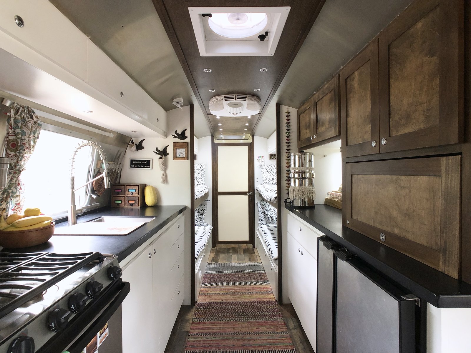 İkonik karavan Airstream sürdürülebilir mikro eve dönüştürüldü
