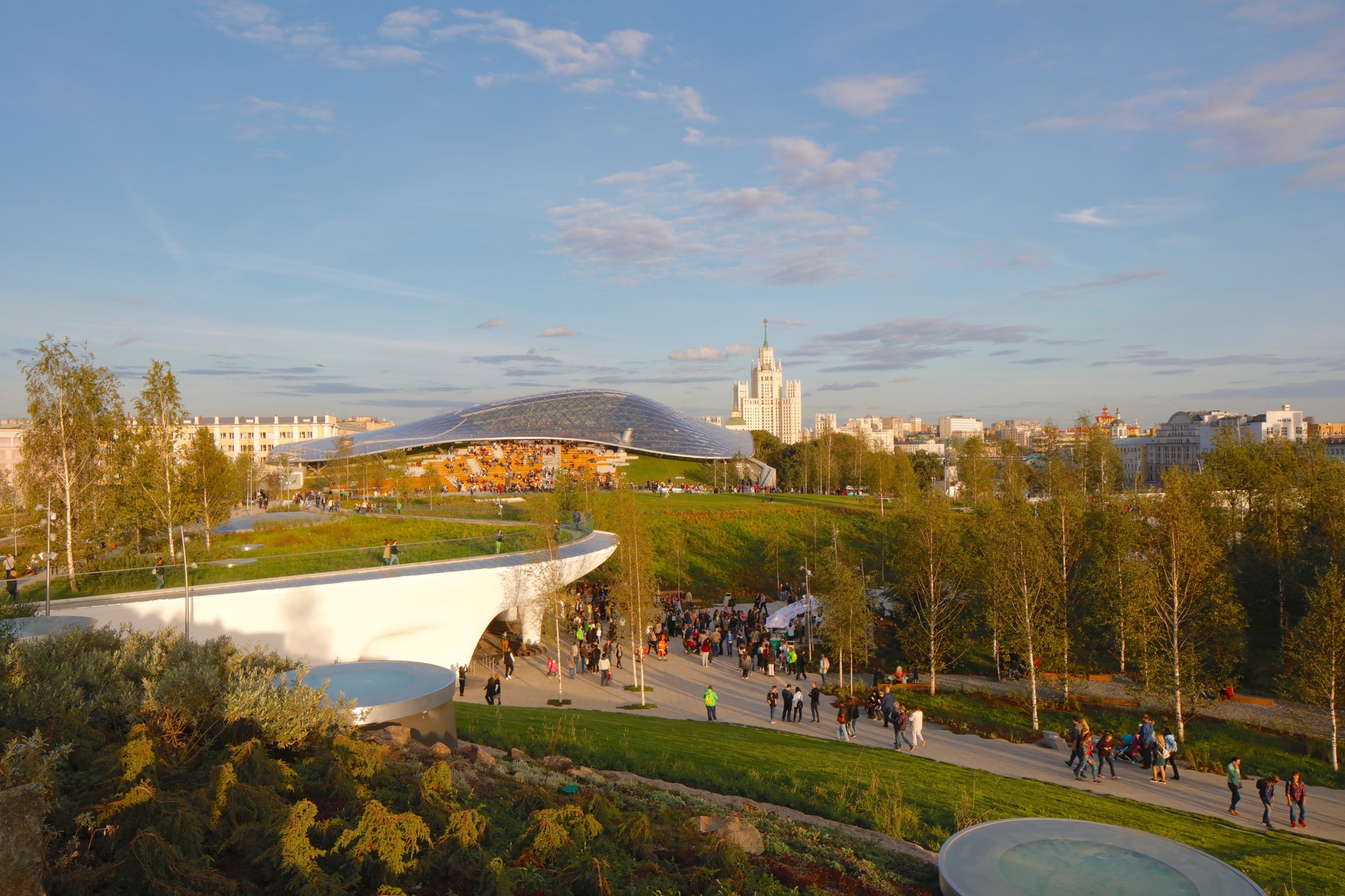Moskova'nın yeni parkı yapay olarak mikroklima iklim alanları yaratıyor