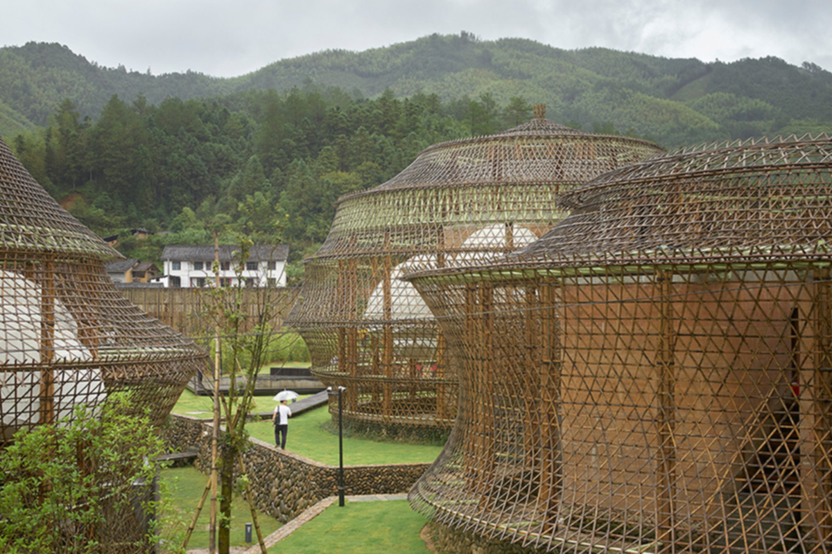 Küçük Köyün Çağdaş Tasarımlı Bambu Yapıları