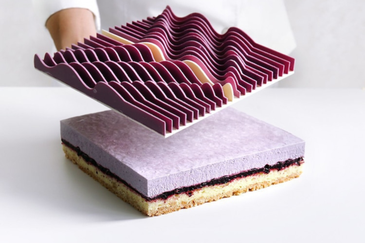 Pastacı olan mimar sanat eserlerine benzeyen geometrik tatlılar hazırlıyor